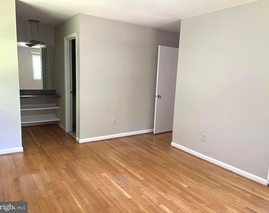 8523 Tysons Court - Photo Thumbnail 7