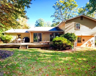 8523 Tysons Court - Photo Thumbnail 13