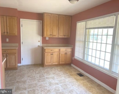 8523 Tysons Court - Photo Thumbnail 6