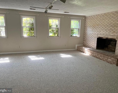8523 Tysons Court - Photo Thumbnail 2