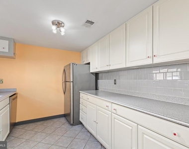 609 Jefferson Street - Photo Thumbnail 4