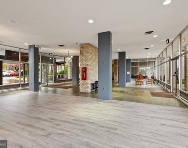 3245 Rio Drive - Photo Thumbnail 4