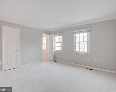 10332 Mockingbird Pond Court - Photo Thumbnail 17