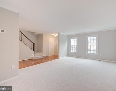 10332 Mockingbird Pond Court - Photo Thumbnail 6