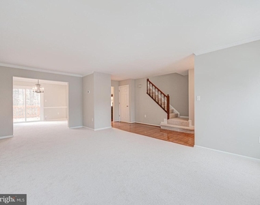 10332 Mockingbird Pond Court - Photo Thumbnail 4