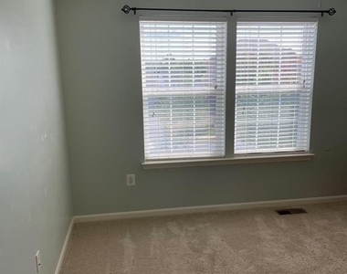 233 Morlyn Drive - Photo Thumbnail 20