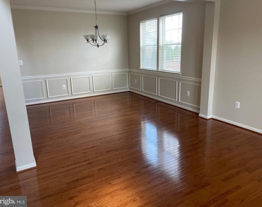 233 Morlyn Drive - Photo Thumbnail 8
