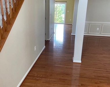 233 Morlyn Drive - Photo Thumbnail 7