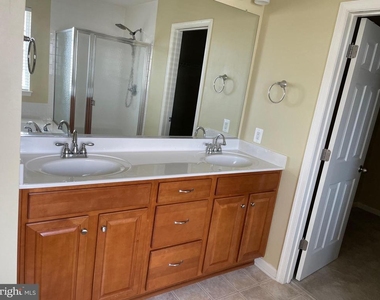 233 Morlyn Drive - Photo Thumbnail 12