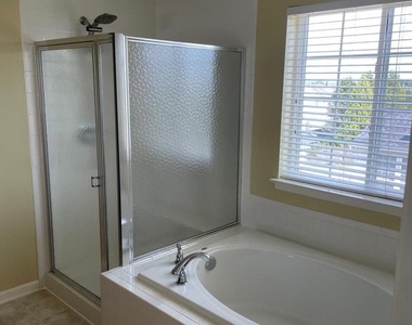 233 Morlyn Drive - Photo Thumbnail 13