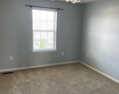 233 Morlyn Drive - Photo Thumbnail 18