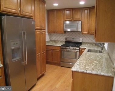 4006 Woodland Drive - Photo Thumbnail 7
