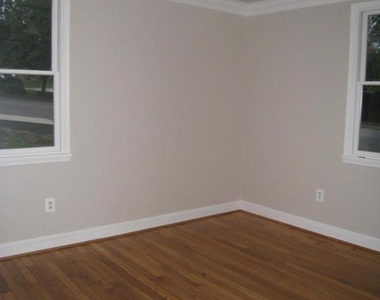 4006 Woodland Drive - Photo Thumbnail 12