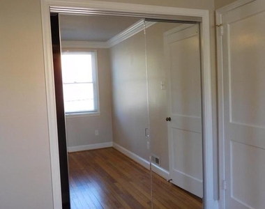 4006 Woodland Drive - Photo Thumbnail 14