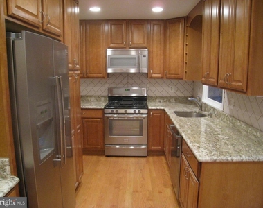 4006 Woodland Drive - Photo Thumbnail 8