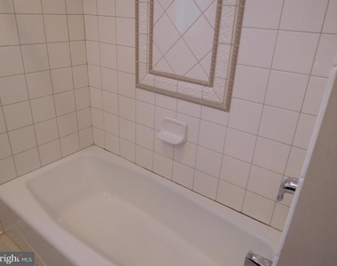 4006 Woodland Drive - Photo Thumbnail 16
