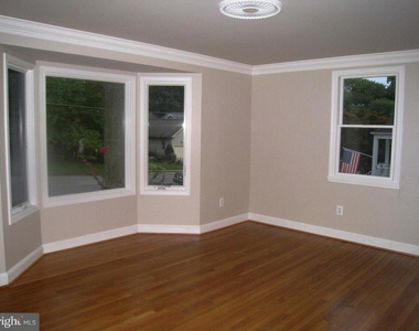 4006 Woodland Drive - Photo Thumbnail 3