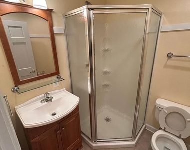 1202 W Abingdon Drive - Photo Thumbnail 14