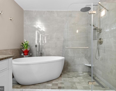 5108 Donovan Drive - Photo Thumbnail 29