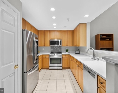 5108 Donovan Drive - Photo Thumbnail 15