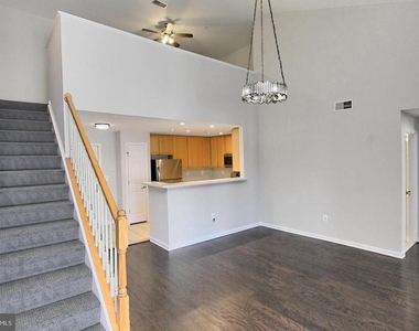 5108 Donovan Drive - Photo Thumbnail 9