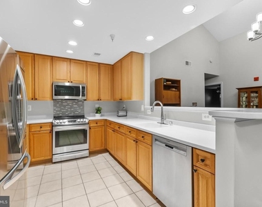 5108 Donovan Drive - Photo Thumbnail 17