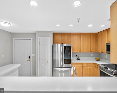 5108 Donovan Drive - Photo Thumbnail 14