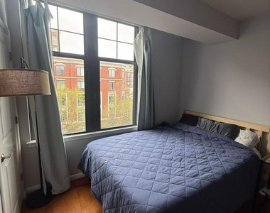 1021 N Garfield Street - Photo Thumbnail 7