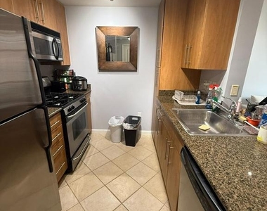 1021 N Garfield Street - Photo Thumbnail 3
