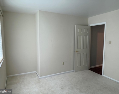 204 Village Road - Photo Thumbnail 9