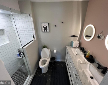2610 Parrish Street - Photo Thumbnail 9