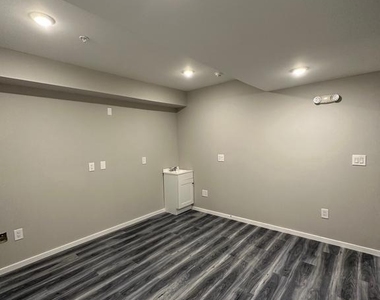 1225 W Dauphin Street - Photo Thumbnail 32