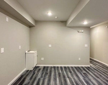 1225 W Dauphin Street - Photo Thumbnail 18