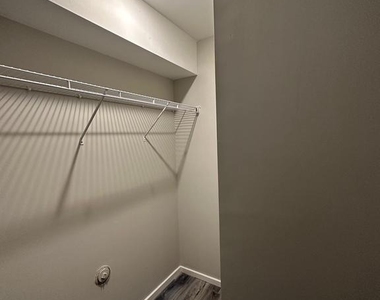 1225 W Dauphin Street - Photo Thumbnail 36