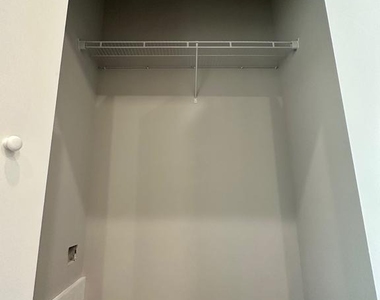 1225 W Dauphin Street - Photo Thumbnail 5