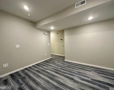 1225 W Dauphin Street - Photo Thumbnail 19