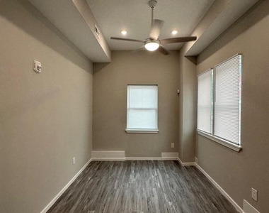 1225 W Dauphin Street - Photo Thumbnail 12