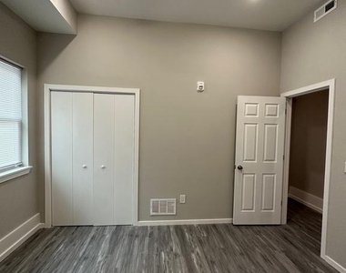 1225 W Dauphin Street - Photo Thumbnail 6