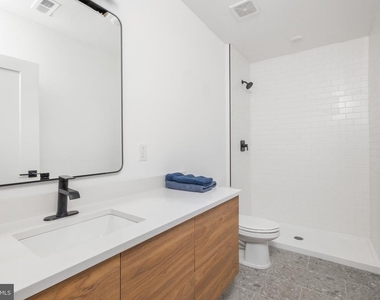 1221 N 4th Street - Photo Thumbnail 12