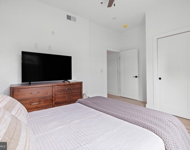 1221 N 4th Street - Photo Thumbnail 16