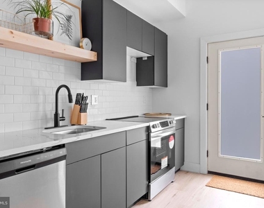 1221 N 4th Street - Photo Thumbnail 11
