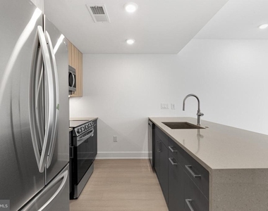 2000 Dreer Street - Photo Thumbnail 2