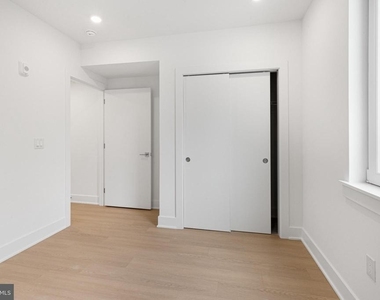2000 Dreer Street - Photo Thumbnail 12