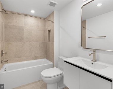 2000 Dreer Street - Photo Thumbnail 8