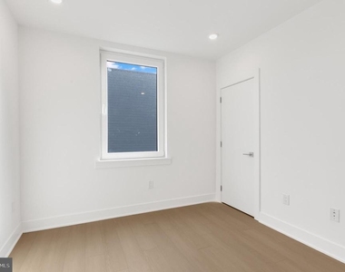 2000 Dreer Street - Photo Thumbnail 16