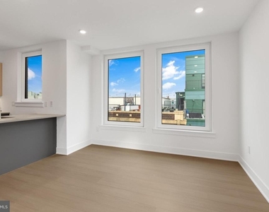2000 Dreer Street - Photo Thumbnail 11