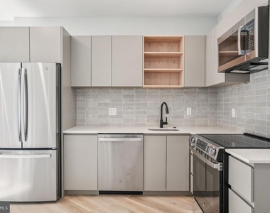 3748-9 Lancaster Avenue - Photo Thumbnail 8