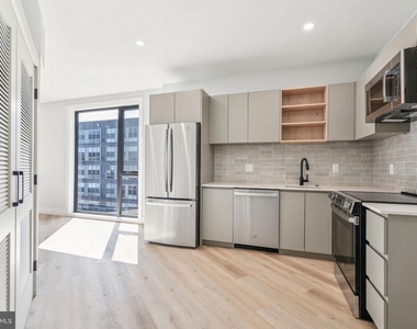 3748-9 Lancaster Avenue - Photo Thumbnail 6