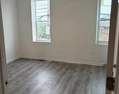 1020 Fairmount Avenue - Photo Thumbnail 3