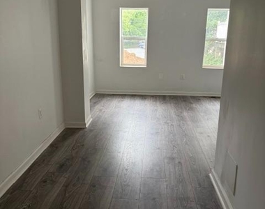 1020 Fairmount Avenue - Photo Thumbnail 5